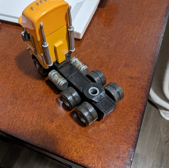 Disney Pixar Truck Cab. No trailer. Peterbilt name on bottom. Die cast. - Picture 5 of 5